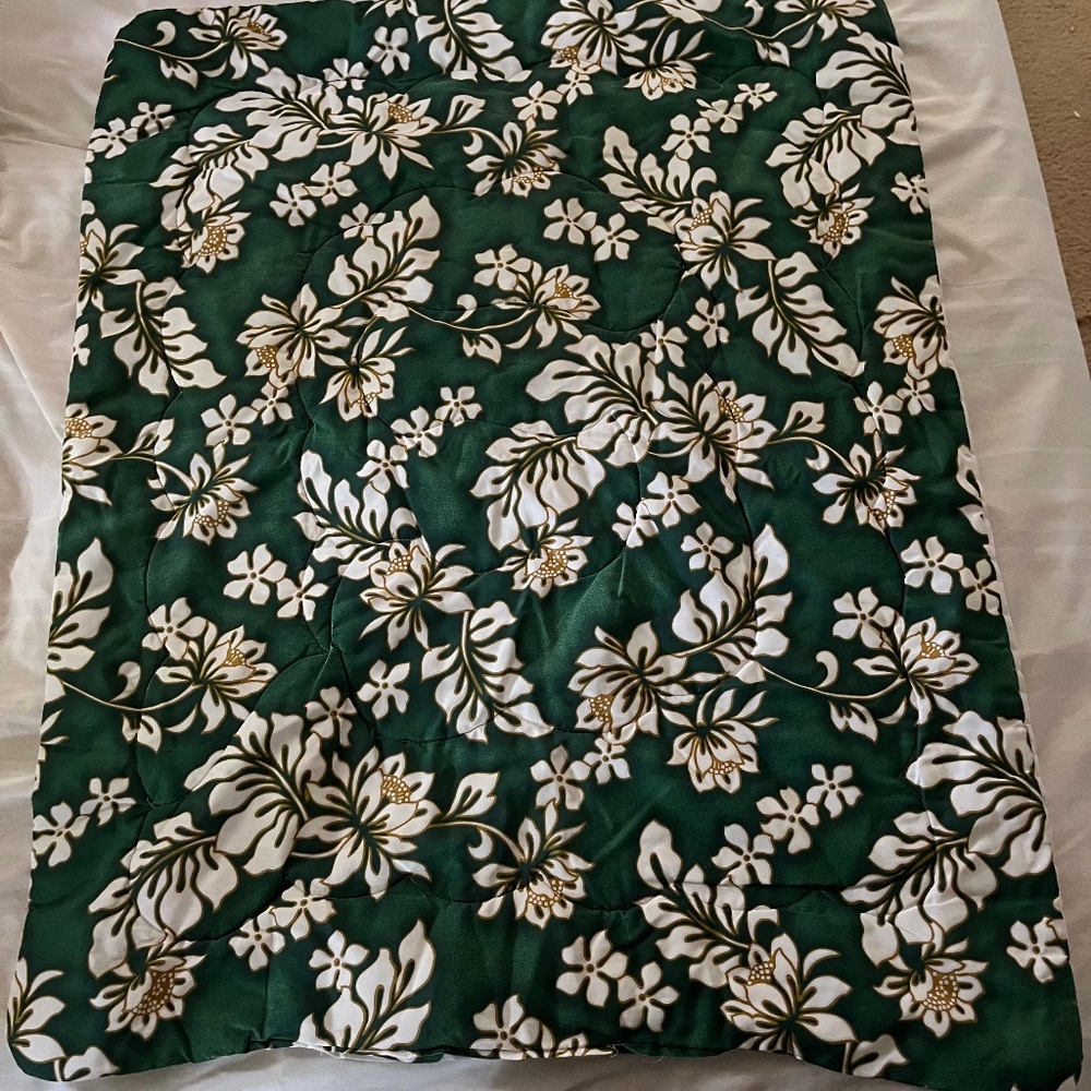 Hawaiian print baby toddler quilt
